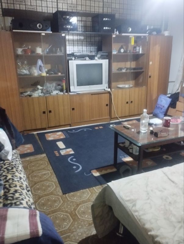 Сдаю 1 к квартиру Базар Кадышева 1 этаж .огород Яшнабадский район Сдаю 1 к квартиру Базар Кадышева 1 этаж .огород Яшнабадский район