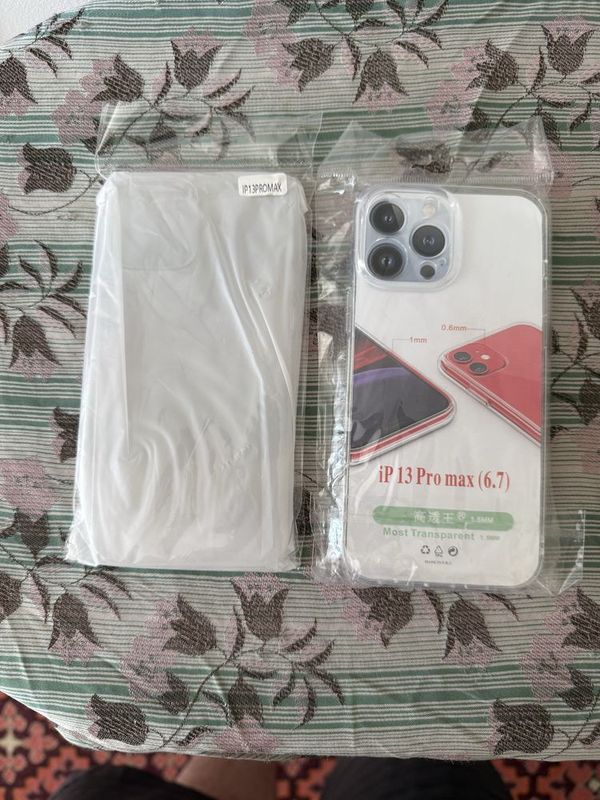 Чехлы на iPhone 13 Pro Max новые