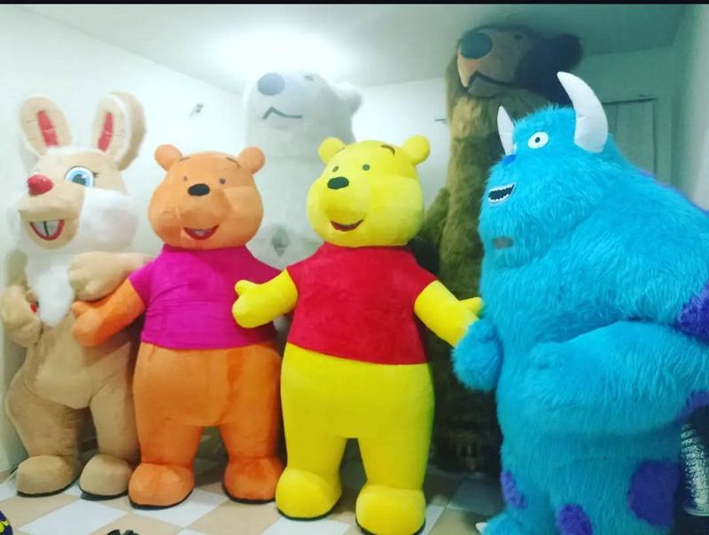 Ertak qahramonlari kastyumlari sotiladi Ertak qahramonlari kastyumlari sotiladi
