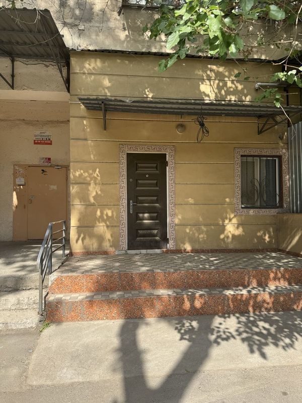 Нежилой помешений Сотилади Noturar joy sotiladi Kadeshva bozor tarafda Нежилой помешений Сотилади Noturar joy sotiladi Kadeshva bozor tarafda