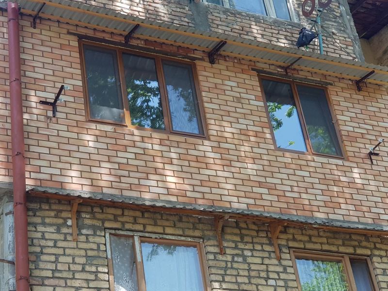 Uy sotiladi ozimizniki Chilonzor tumani 9 mavze gishtli dom 1/3/4 Uy sotiladi ozimizniki Chilonzor tumani 9 mavze gishtli dom 1/3/4