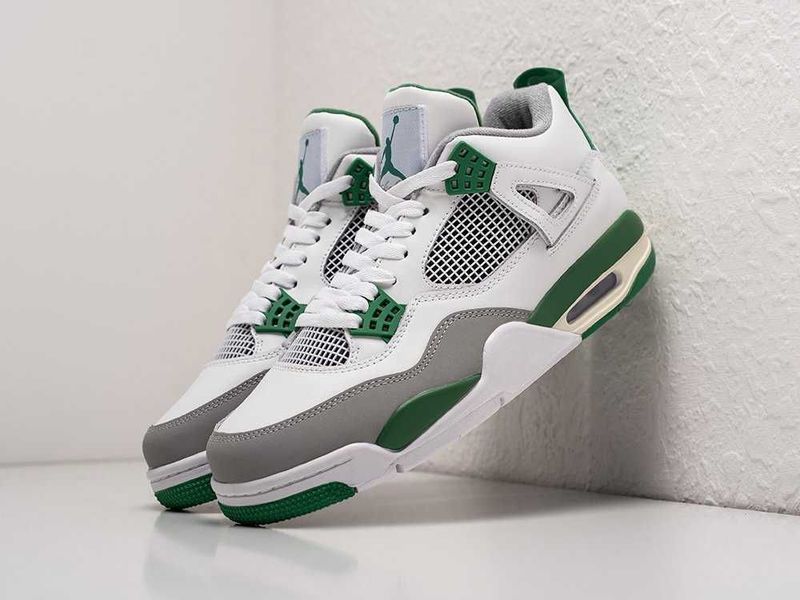 Кроссовки Nike Air Jordan 4 Retro.