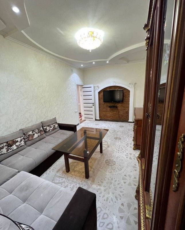 Arenda Yunusobod 10 kv 3 xona Oilaga beriladi Arenda Yunusobod 10 kv 3 xona Oilaga beriladi
