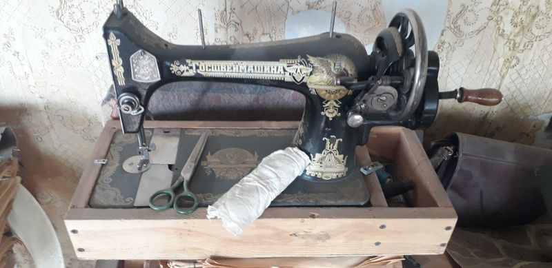 Продаётся швейная машина