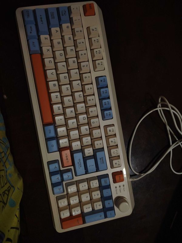 Клавиатура с RGB подсветкой Клавиатура с RGB подсветкой