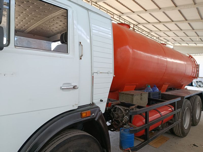Ассанизатор камаз махсус шестерна.йомкост 13 тонна.газ 700лт.насос 505 Ассанизатор камаз махсус шестерна.йомкост 13 тонна.газ 700лт.насос 505