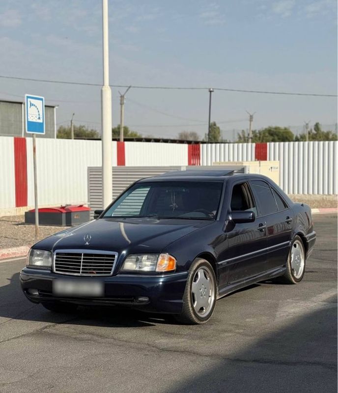 Mercedes-Benz C 320