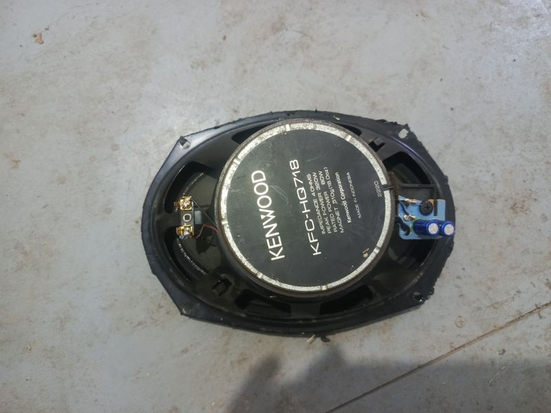 Kenwood sotladi srocni
