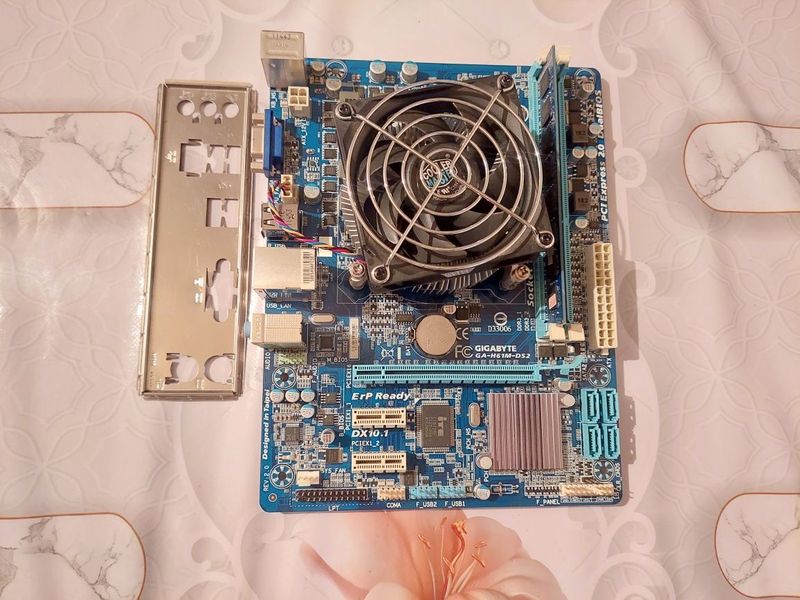 Продам офисный комплект H61 DDR3