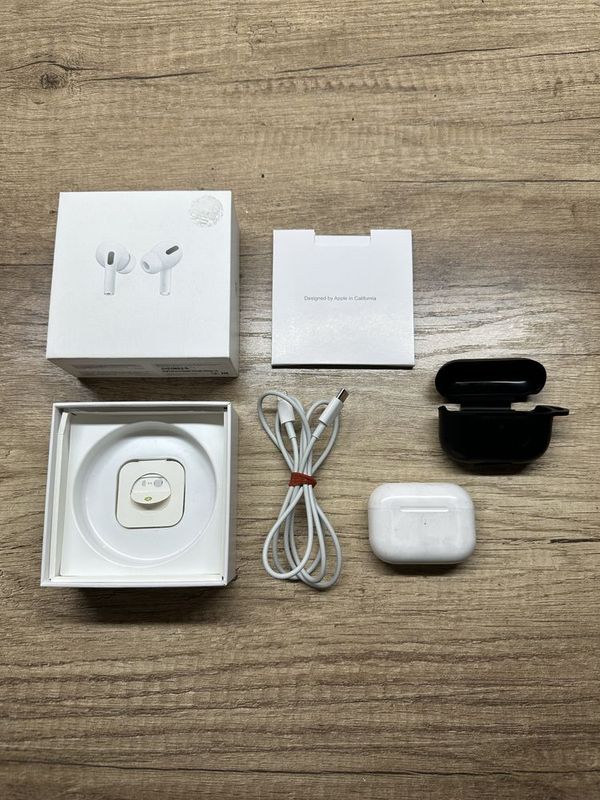 2 шт airpods за 100.000 сум