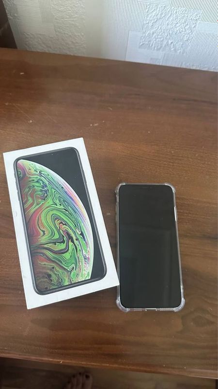Продам Iphone XS max Продам Iphone XS max