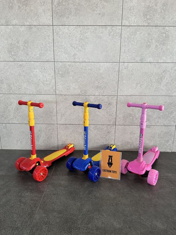 Самокат Трехколесный гелвий баллон 2-5 лет Castrum Toys Самокат Трехколесный гелвий баллон 2-5 лет Castrum Toys