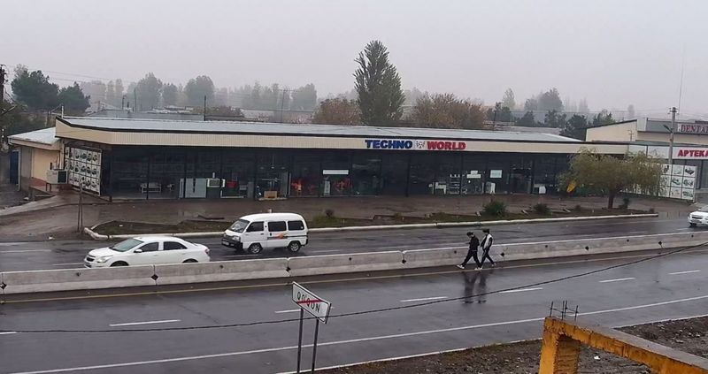 Dukon sotiladi yul buyi muljal 3 kupiri stansiya yoni Dukon sotiladi yul buyi muljal 3 kupiri stansiya yoni