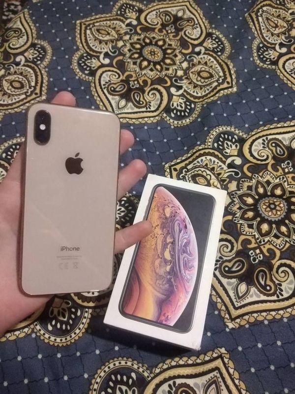 Iphone xs sotiladi xotirasi 64 gb