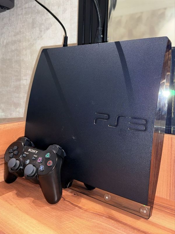 PlayStation 3 Slim 1TB PlayStation 3 Slim 1TB