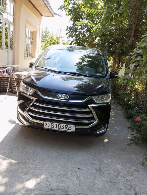 Jac M4 mikroavtobus Jac M4 mikroavtobus