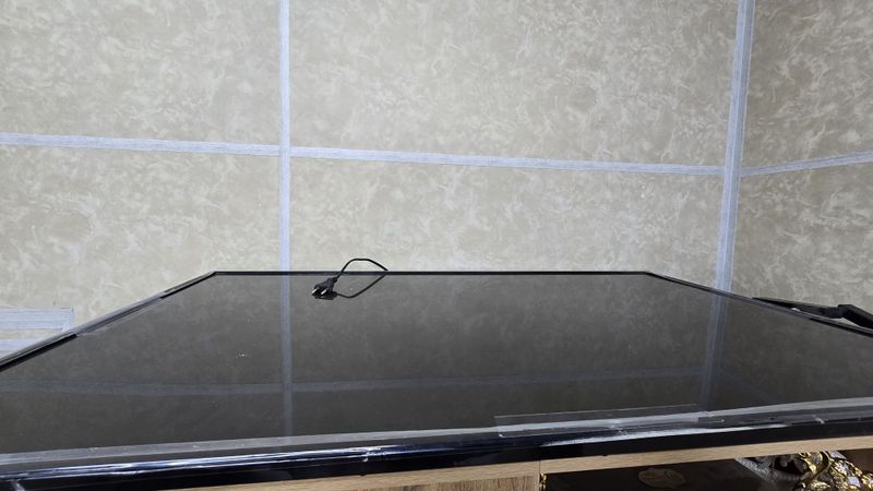 Artel 1.30 lik yangi holatda saqlangan bezsmart TV BOR