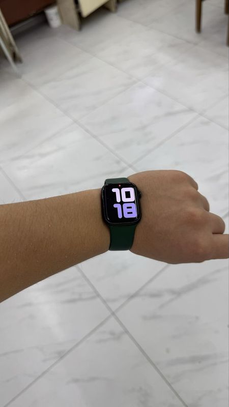 Продается Apple Watch 7/41