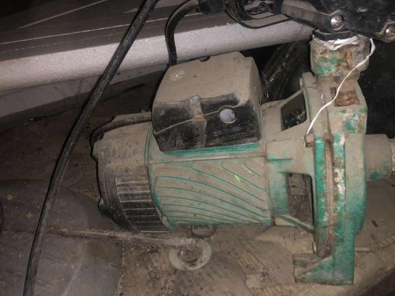 Suv nasosi sotiladi iwlab turipti ovozi bor salnisini almashtrsa boldi Suv nasosi sotiladi iwlab turipti ovozi bor salnisini almashtrsa boldi