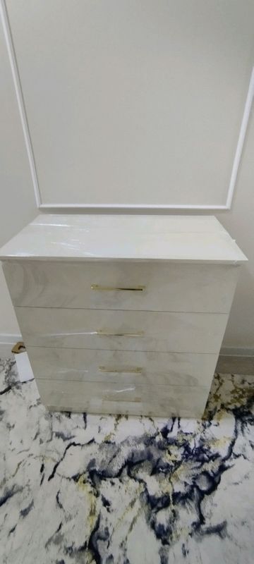 Камод. Камод.