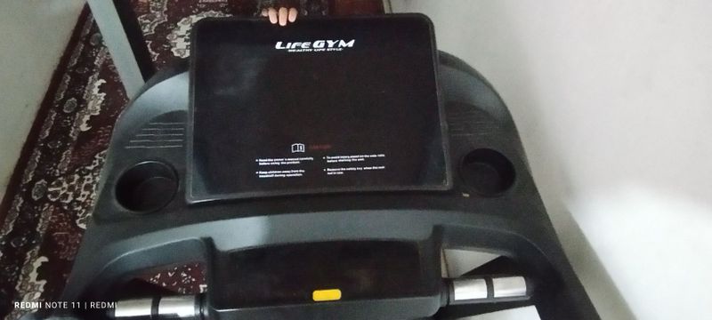 Беговая дорожка life gym 600 Беговая дорожка life gym 600