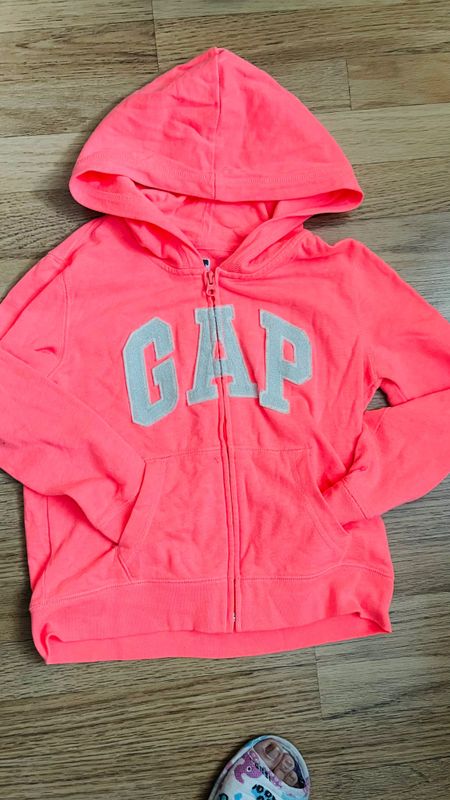 Кофточка Gap на 9-10 лет Кофточка Gap на 9-10 лет