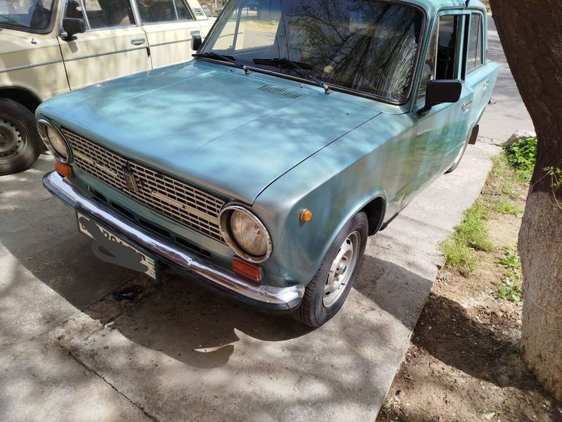 Vaz 2111 sotiladi