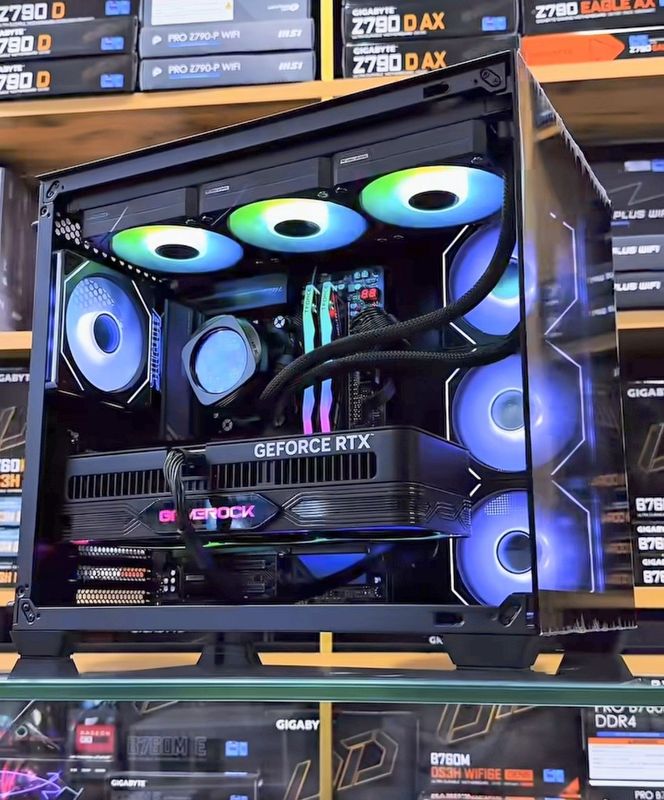 Игровой ПК RTX 3080 Ti + Ryzen 7 9800X3D + 32GB DDR5