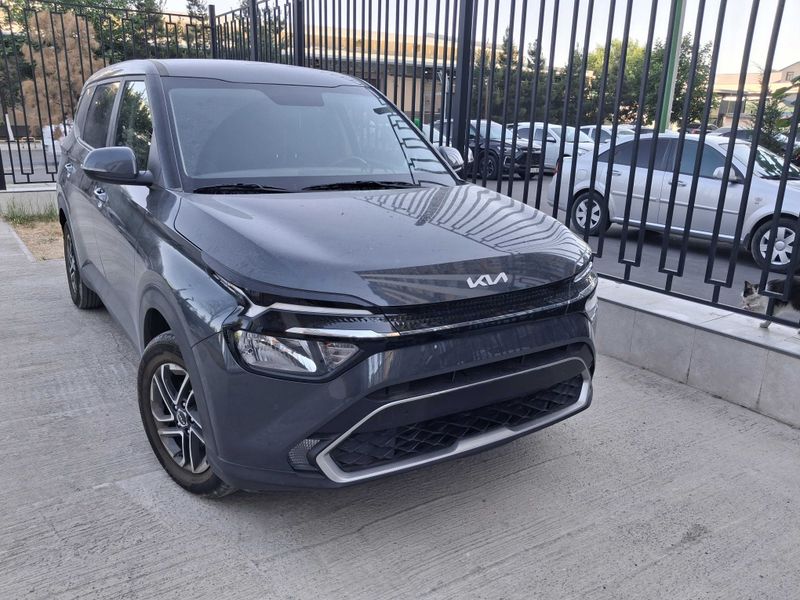 Продам свю машину kia carens Продам свю машину kia carens