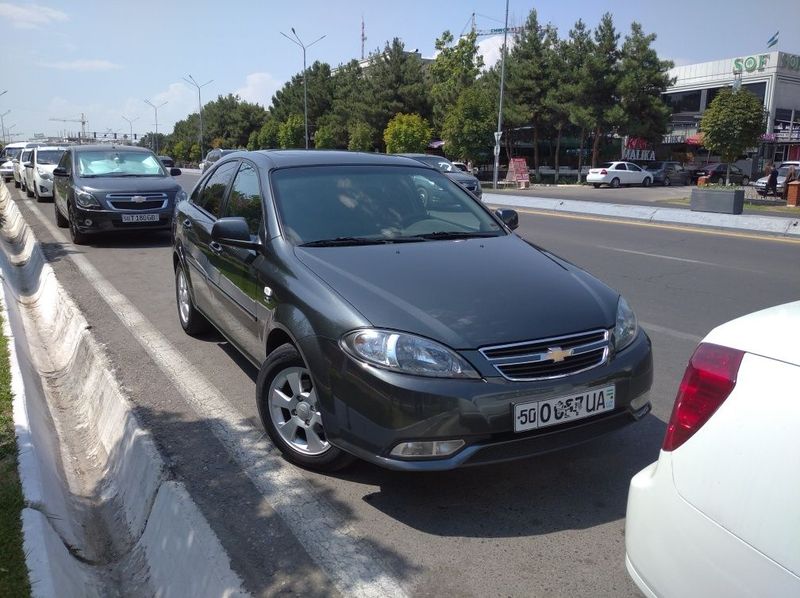 Lasetti jentra ful pozisya