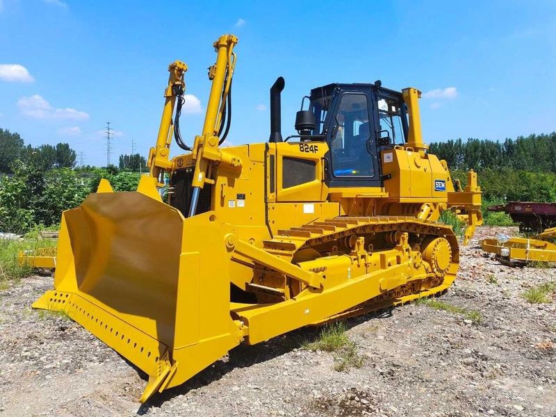 Бульдозер SEM824F (24 тонн)