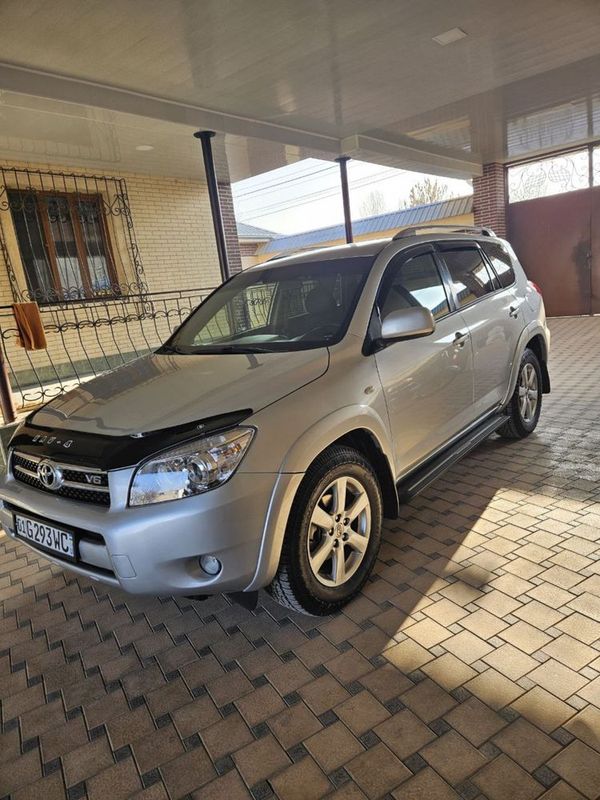 Toyota RAV4 2007год