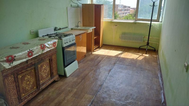 Navoiy shahardagi eng arzon uylarimizdan biri sotiladi 1 xona