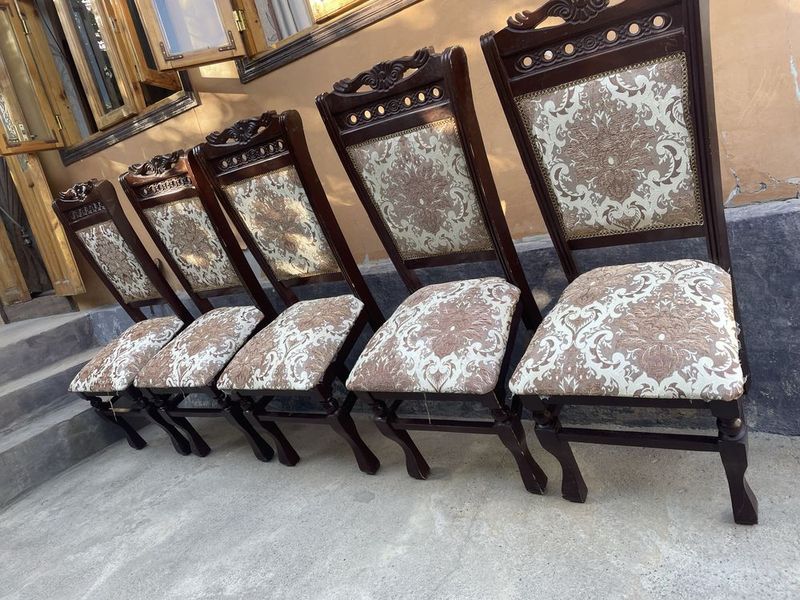 Продаются Стульчики 10 штук. Каждый по 150 тыс. Сум