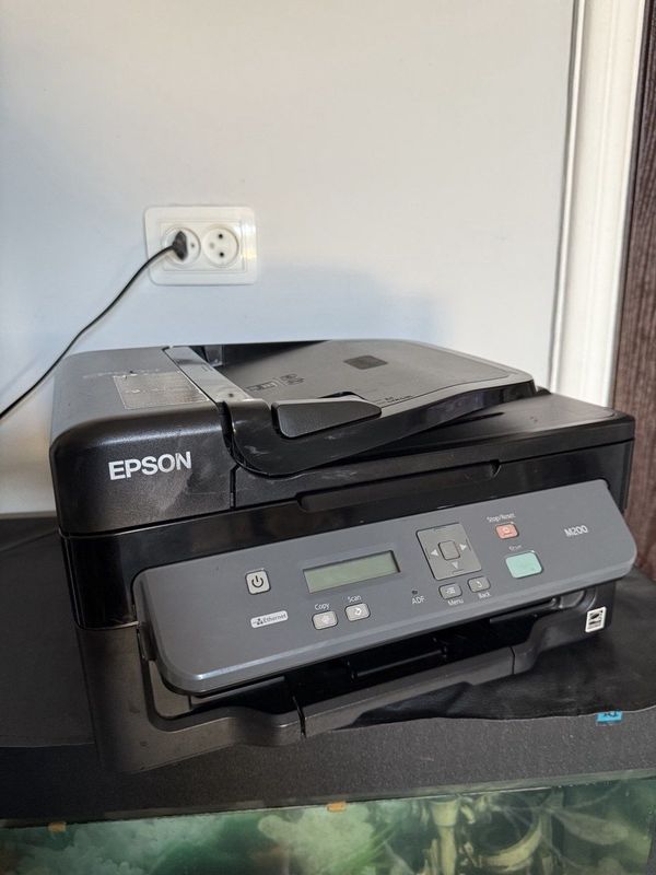 Epson m200 kam ishlagan Epson m200 kam ishlagan