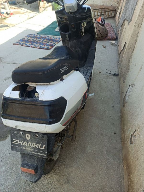 Skuter 58km tezlik aybi bor Skuter 58km tezlik aybi bor