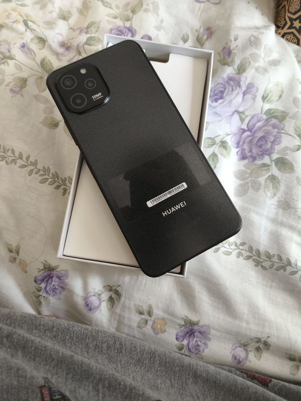 Huawei nova Y61 Huawei nova Y61