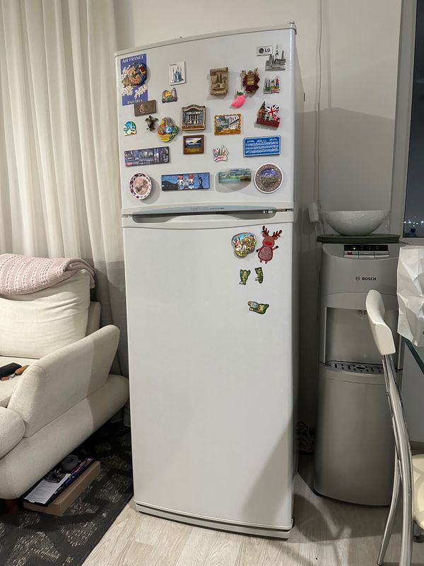 Холодильник LG в идеальном состоянии