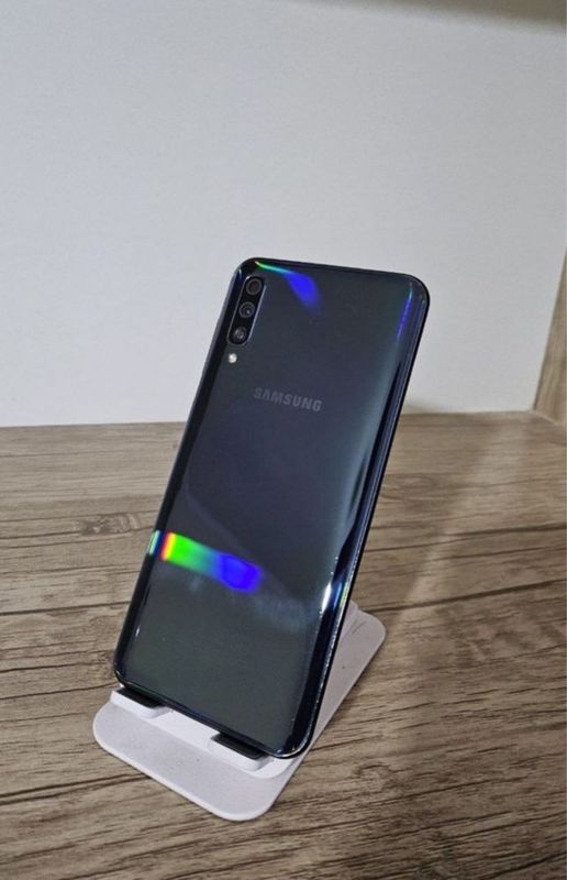 Samsung a50 ideal