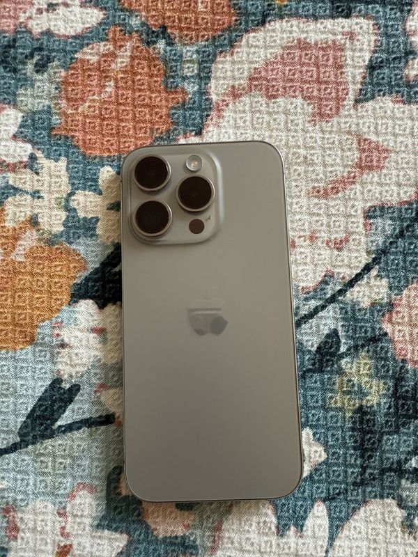Продается Iphone 15 pro 128 батарея 89%. В идиальном состоянии. Продается Iphone 15 pro 128 батарея 89%. В идиальном состоянии.
