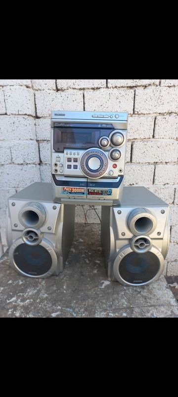 Samsung Max 125 muzikalni sentri