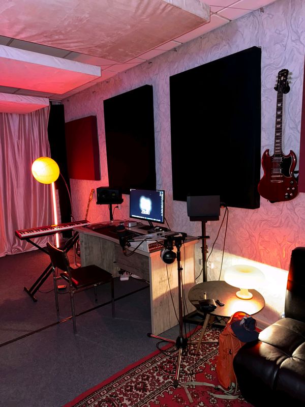 Студия звукозаписи/Musiqa Studiyasi Студия звукозаписи/Musiqa Studiyasi