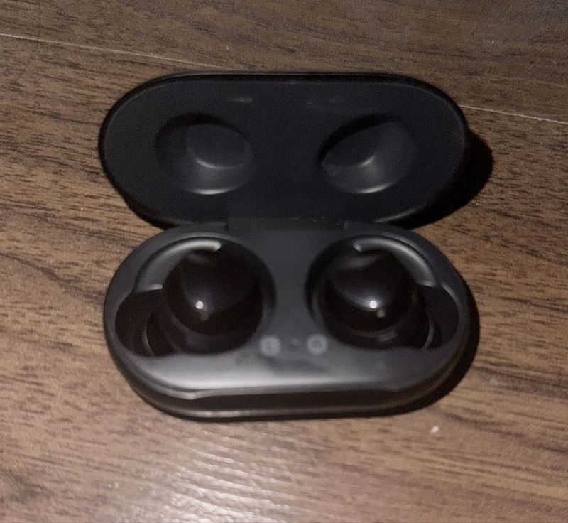 Samsung buds E8D1 Samsung buds E8D1