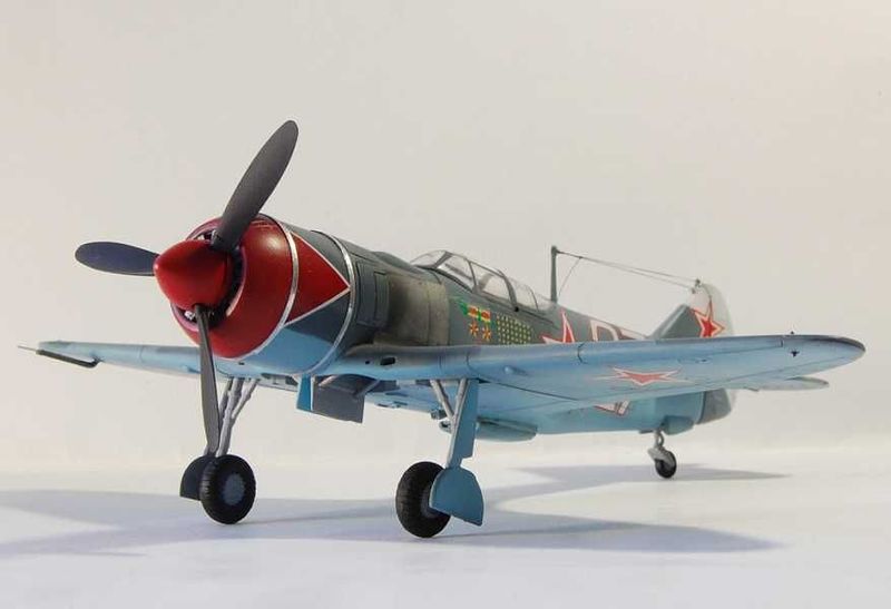 конструктор самолет модель Ла-7 в масштабе 1/72 NOVO