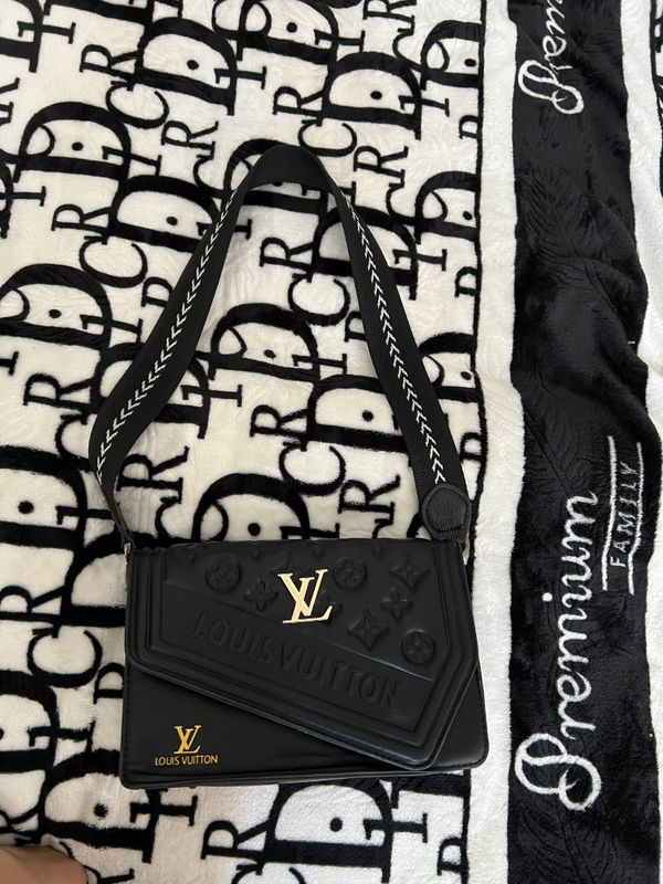 Louis Vuitton brendidan ayolar sumkasi