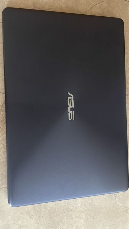 Asus vivobook sotiladi Asus vivobook sotiladi