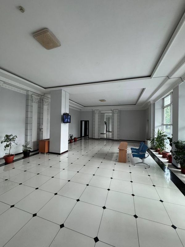 Сдаётся Коммерческое Помещение 305кв.м ор.HayatHotel Юнусабадский р-н