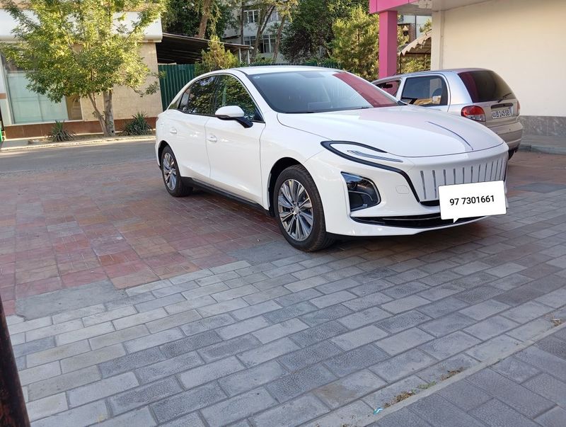 Hongqi eqm5 2025 yil 500 k/m li full pozitsiya Hongqi eqm5 2025 yil 500 k/m li full pozitsiya