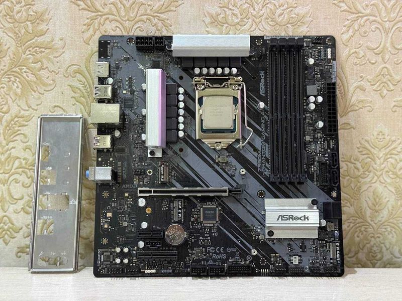 ASRock Z590M Phantom Gaming + Intel® Core™ i5-11400F ASRock Z590M Phantom Gaming + Intel® Core™ i5-11400F