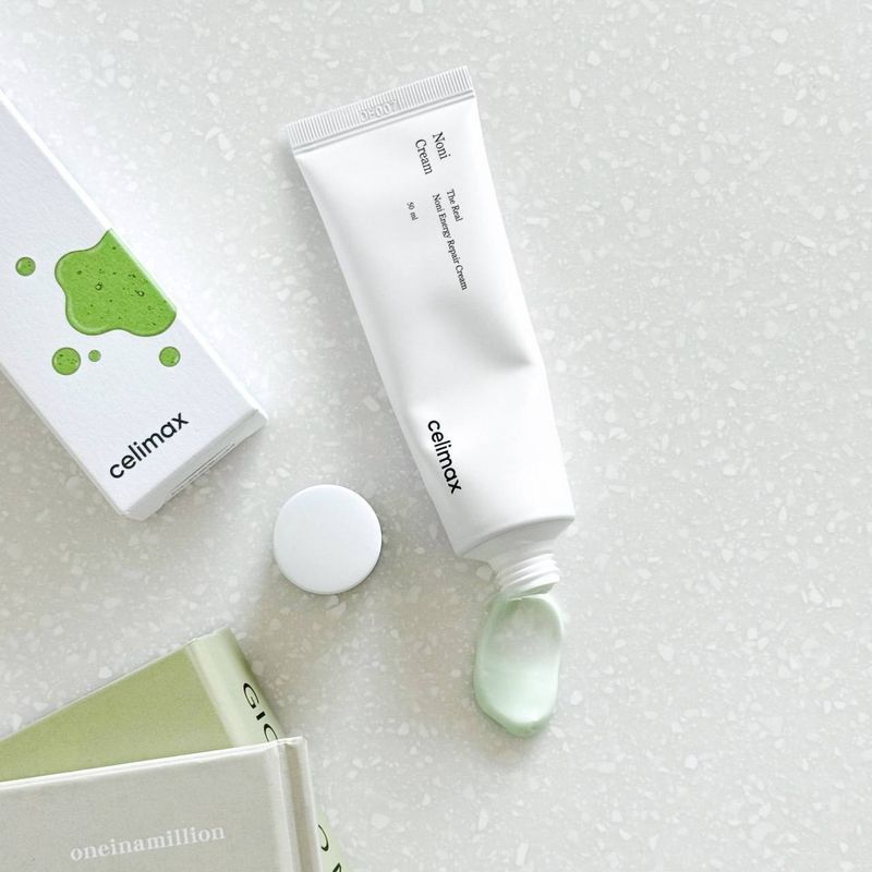 Крем на основе нони Celimax The Real Noni Energy Repair Cream Крем на основе нони Celimax The Real Noni Energy Repair Cream